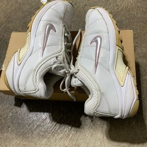 NIKE | SHOES | Women size 8